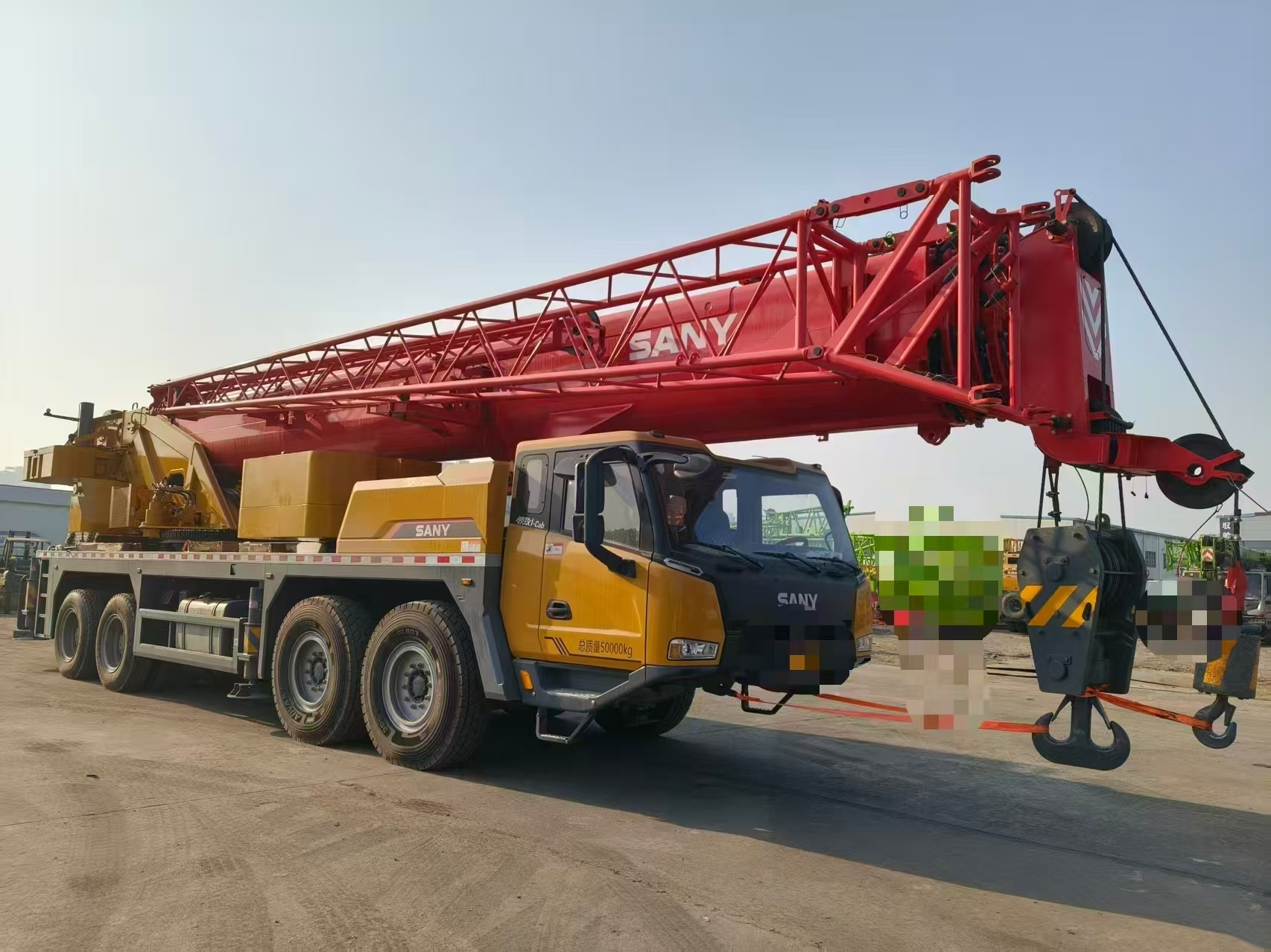 Grúa montada sobre camión Sany STC1000C5-8 del año 2025, 1000 horas de funcionamiento, en venta. 1