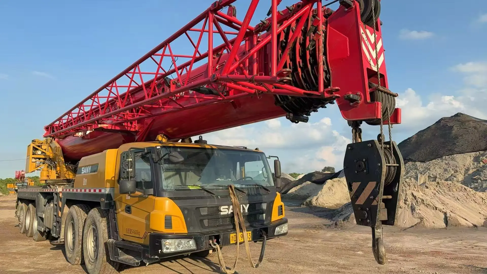 2022 sany stc1000c7-1 good condition truck crane for sale 1