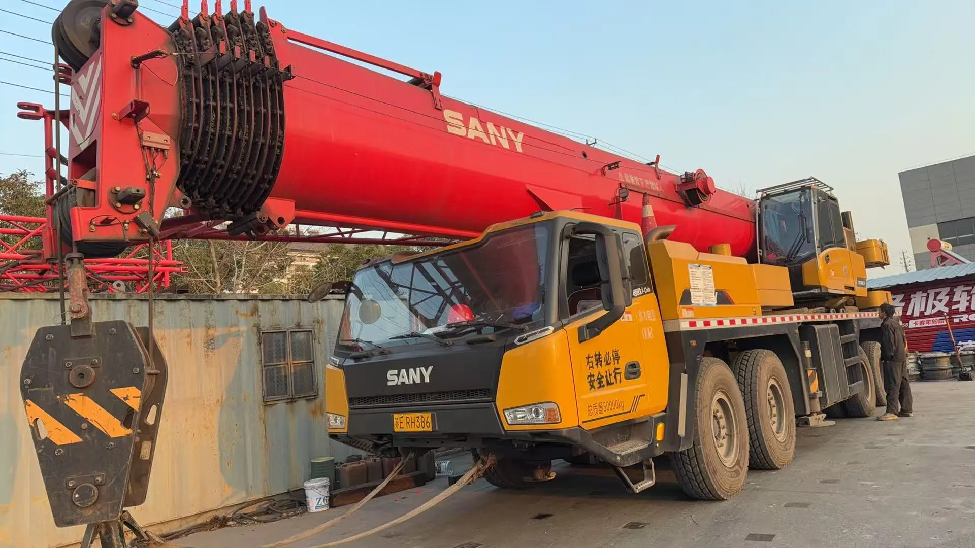 Well Maintained Used SANY STC1000C7-8 100 Ton Crane 1
