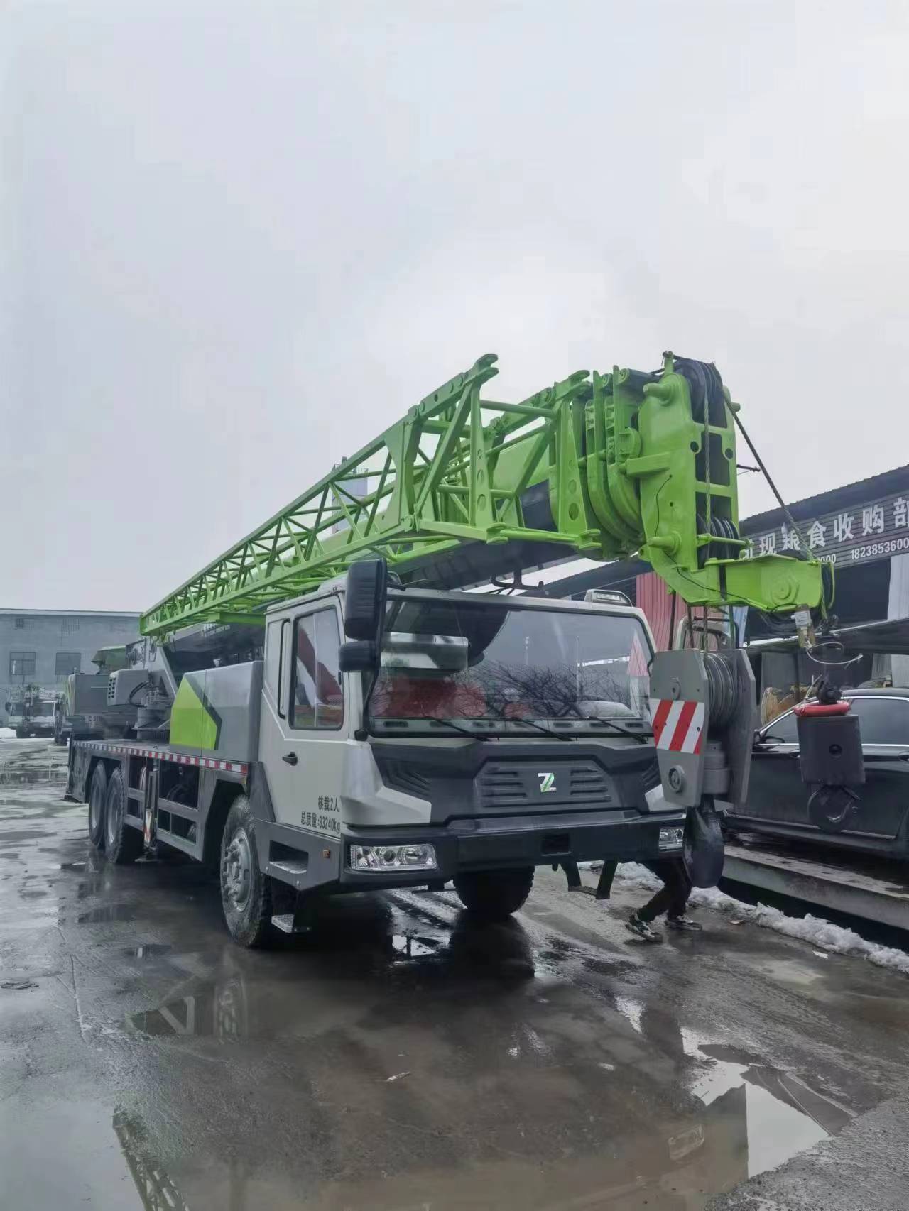 USED GOOD CONDITION ZOOMLION 25T TRUCK CRANE FOR SALE 2