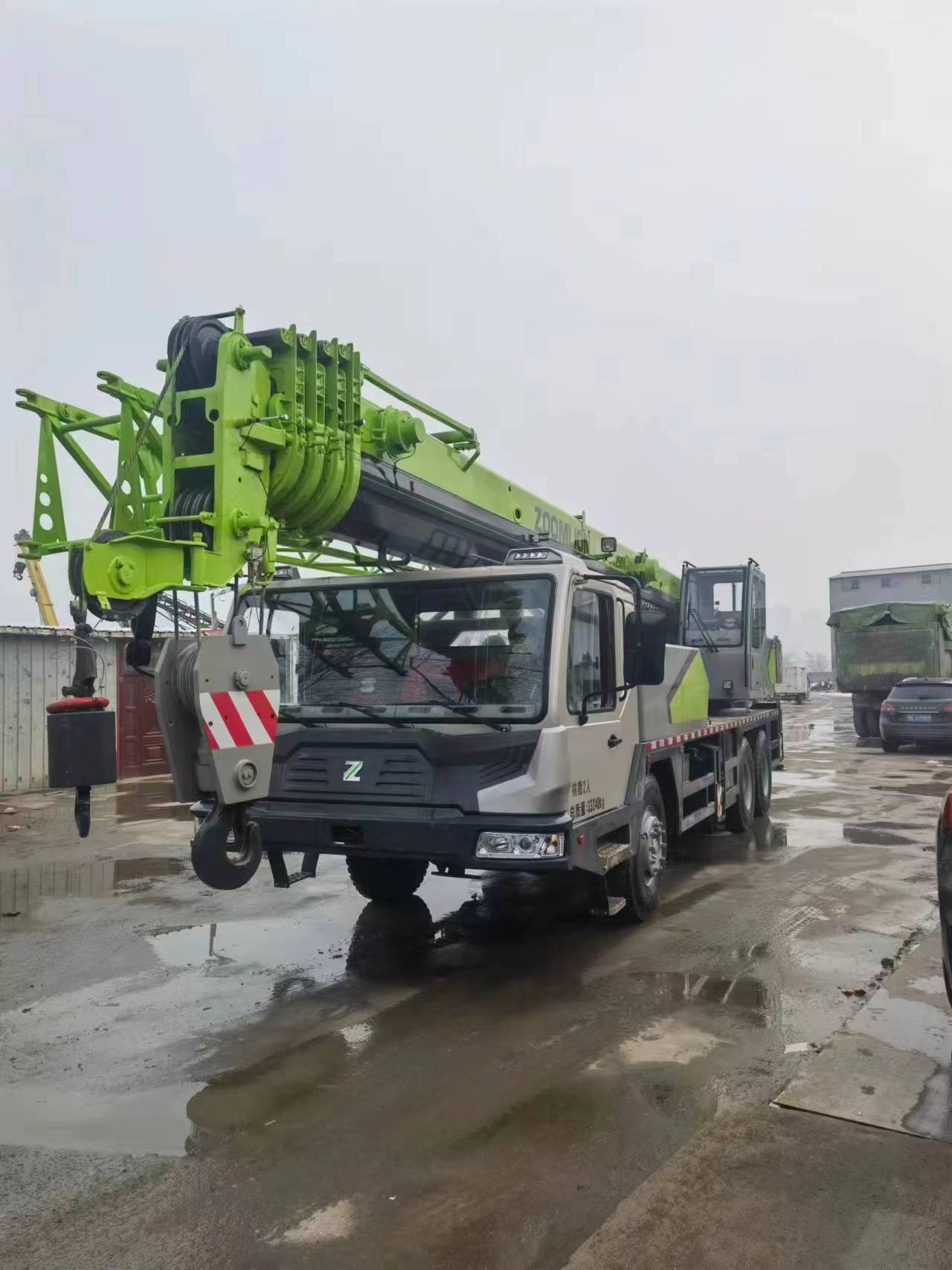 USED GOOD CONDITION ZOOMLION 25T TRUCK CRANE FOR SALE 3