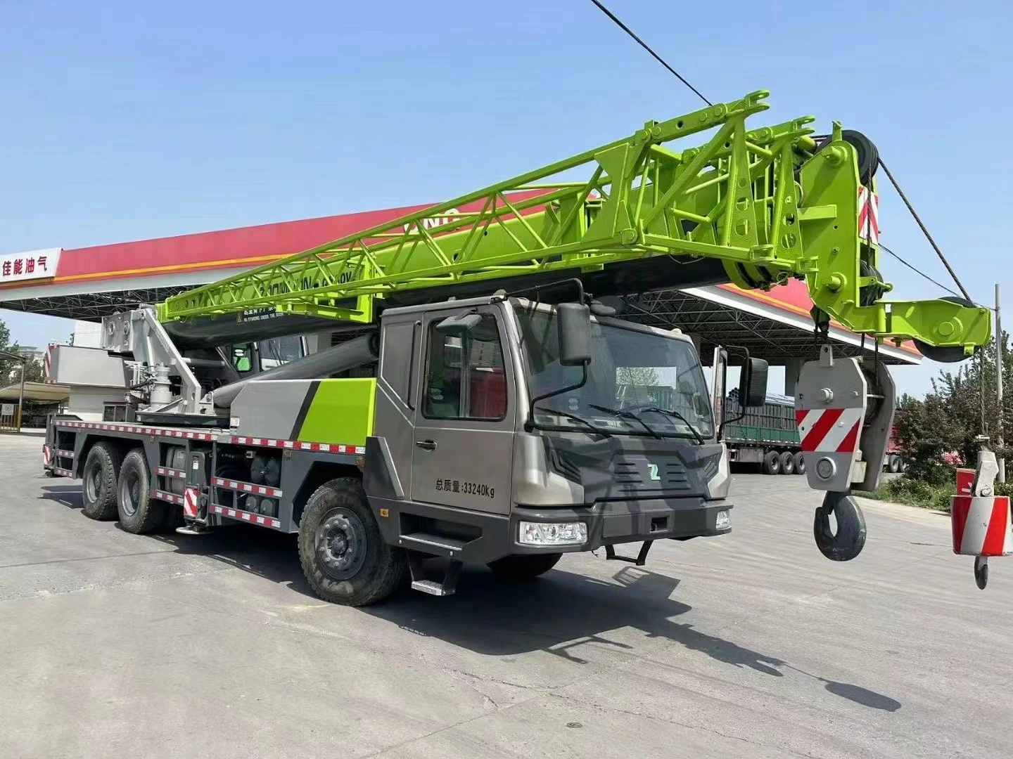 USED ZOOMLION 30T TRUCK CRANE FOR CONSTRUCTION PROJECTS 1