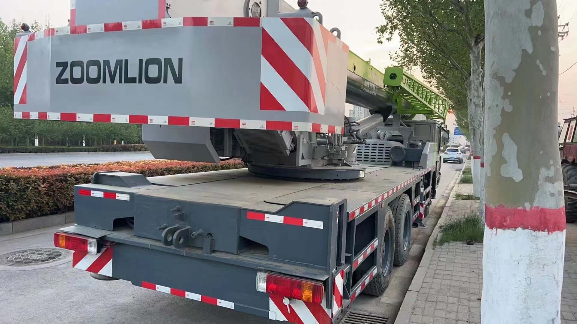 USED ZOOMLION 30T TRUCK CRANE FOR CONSTRUCTION PROJECTS 4