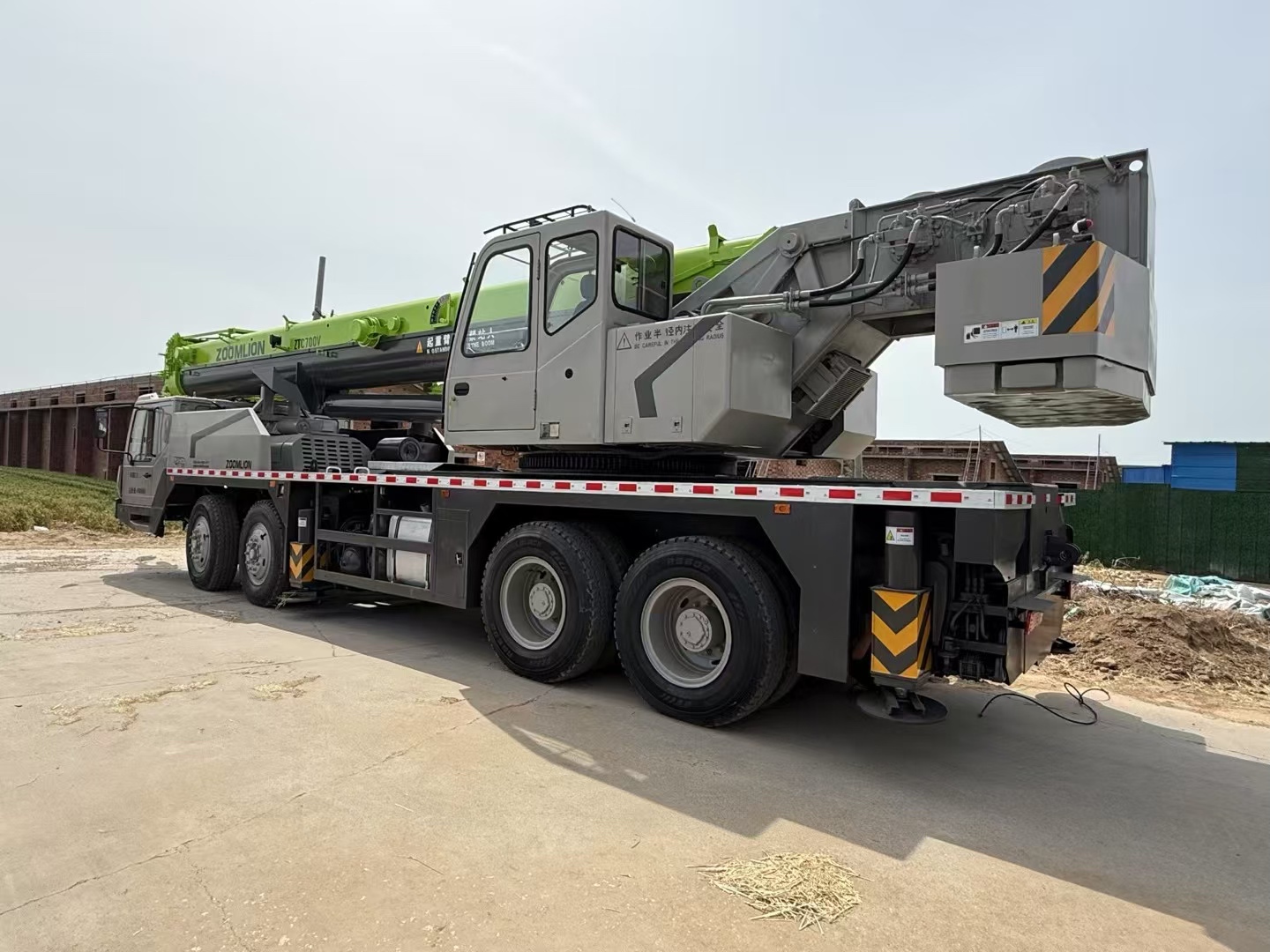 SECOND HAND ZOOMLIOM 55T TRUCK CRANE FOR PROJECTS 4