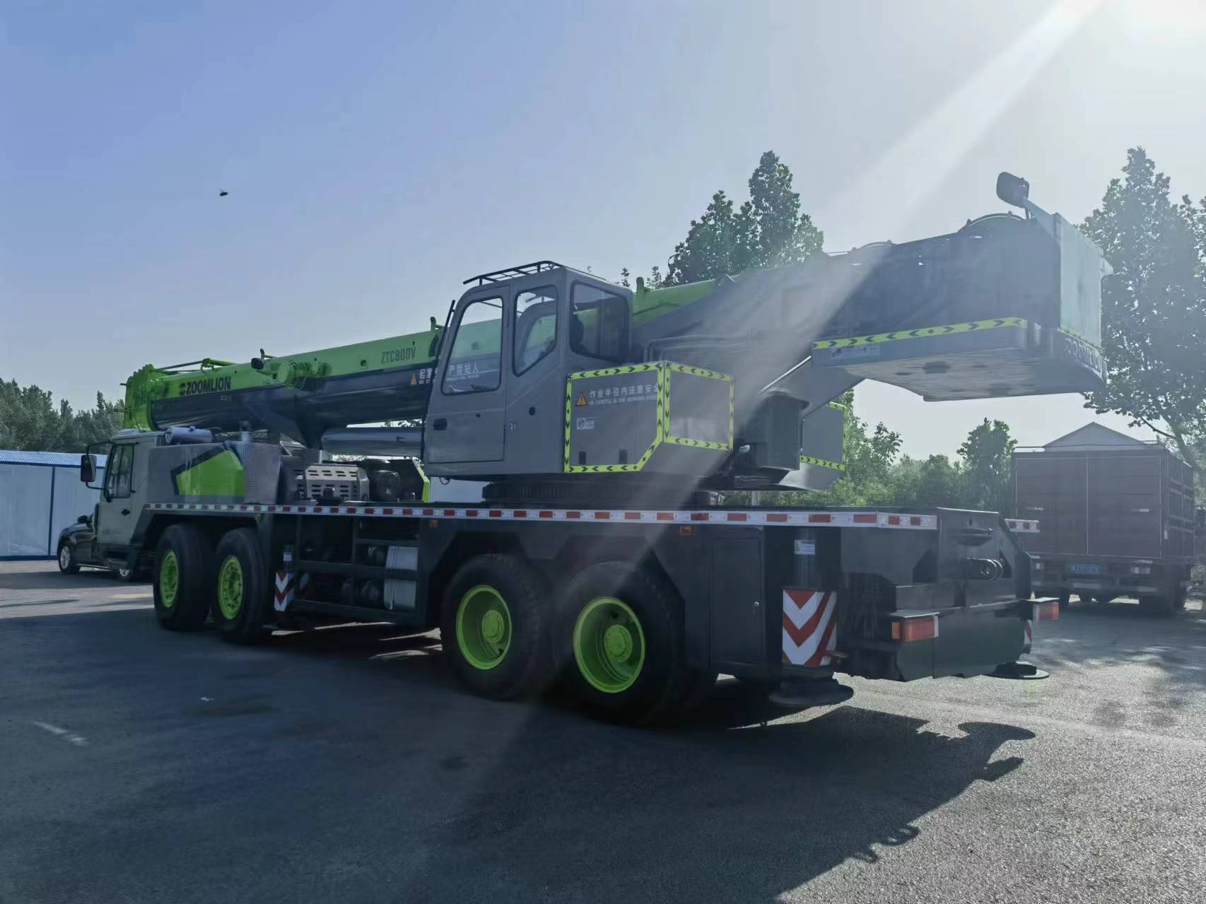 USED ZOOMLIOM 80T TRUCK CRANE FOR SALE 2
