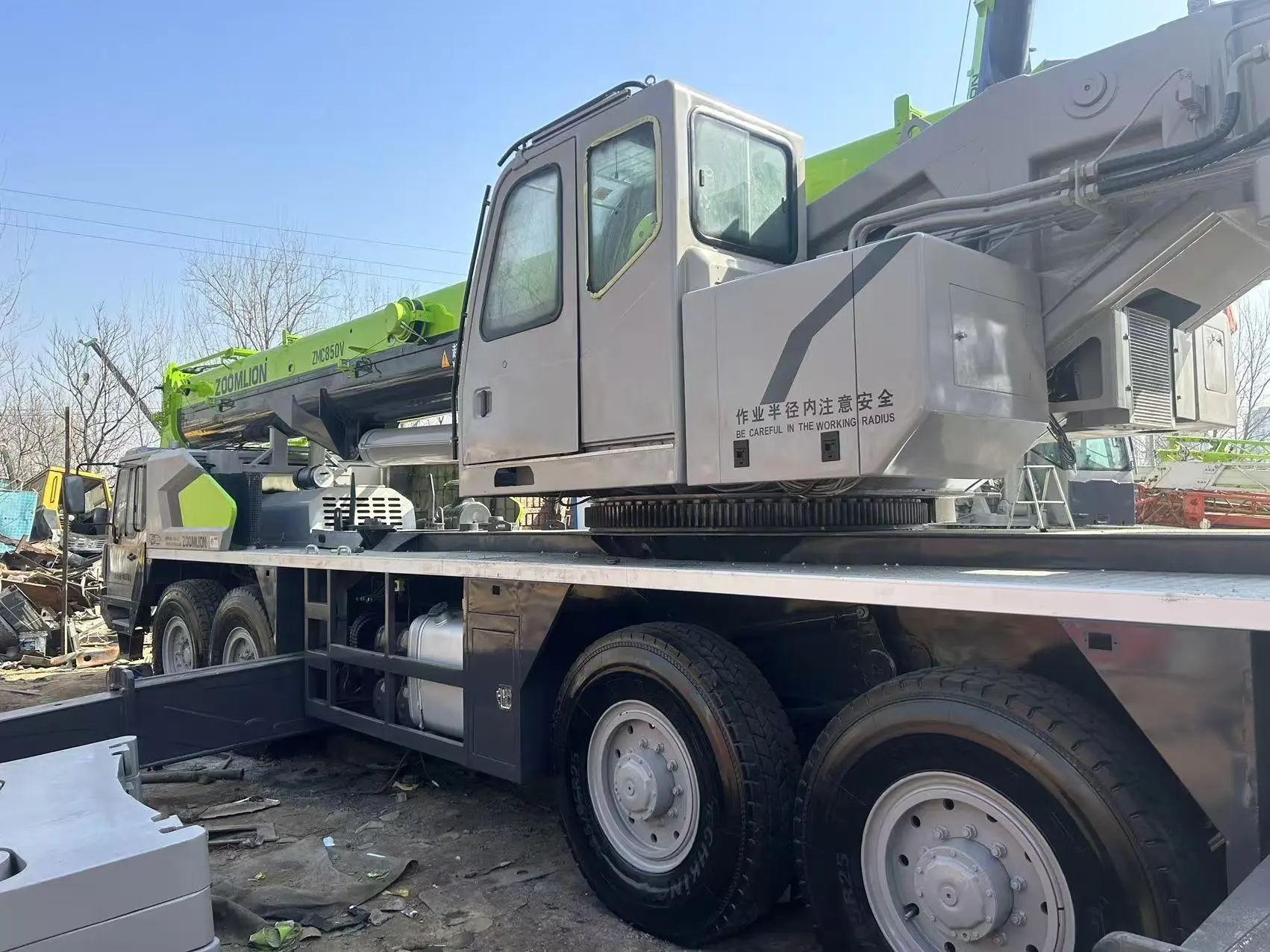 USED ZOOMLION 85T TRUCK CRANE 1