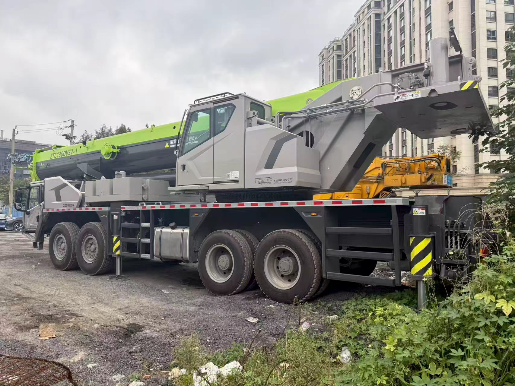 Grue sur camion Zoomlion 130t d'occasion (2020) 3