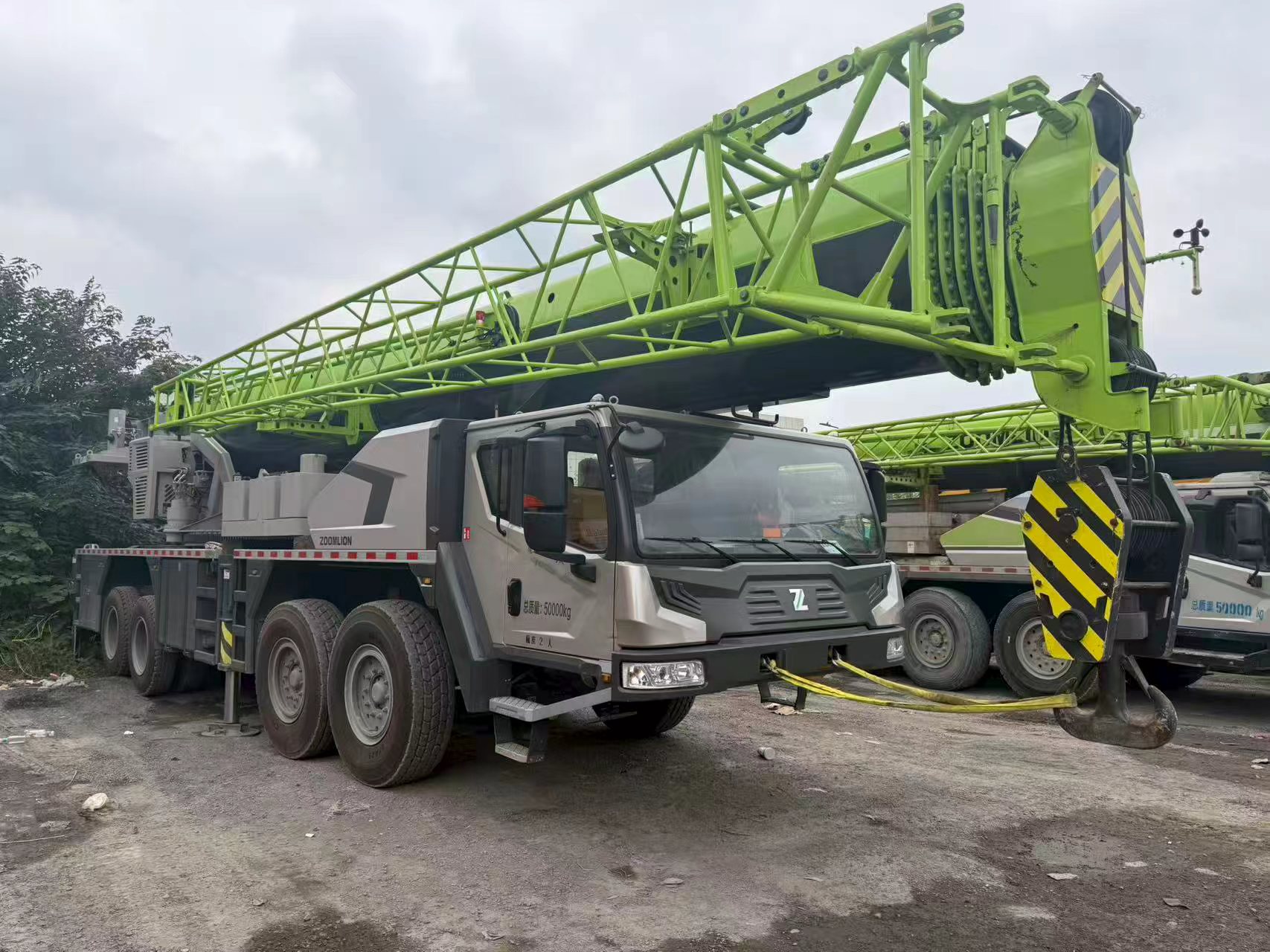 Grue sur camion Zoomlion 130t d'occasion (2020) 4