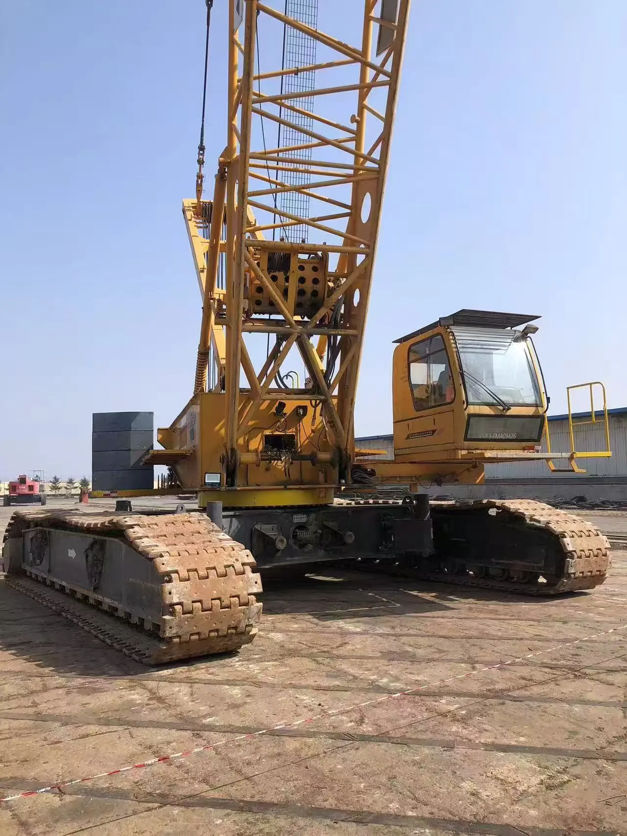 USED XCMG XGC260 260-Ton Hydraulic Crawler Crane 1