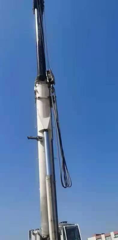 رافعة تيريكس-ديماغ AC250-1 الموثوقة بسعة 250 طنًا، مزودة بستة محاور وسرعة سير تصل إلى 85 كم/ساعة. 4