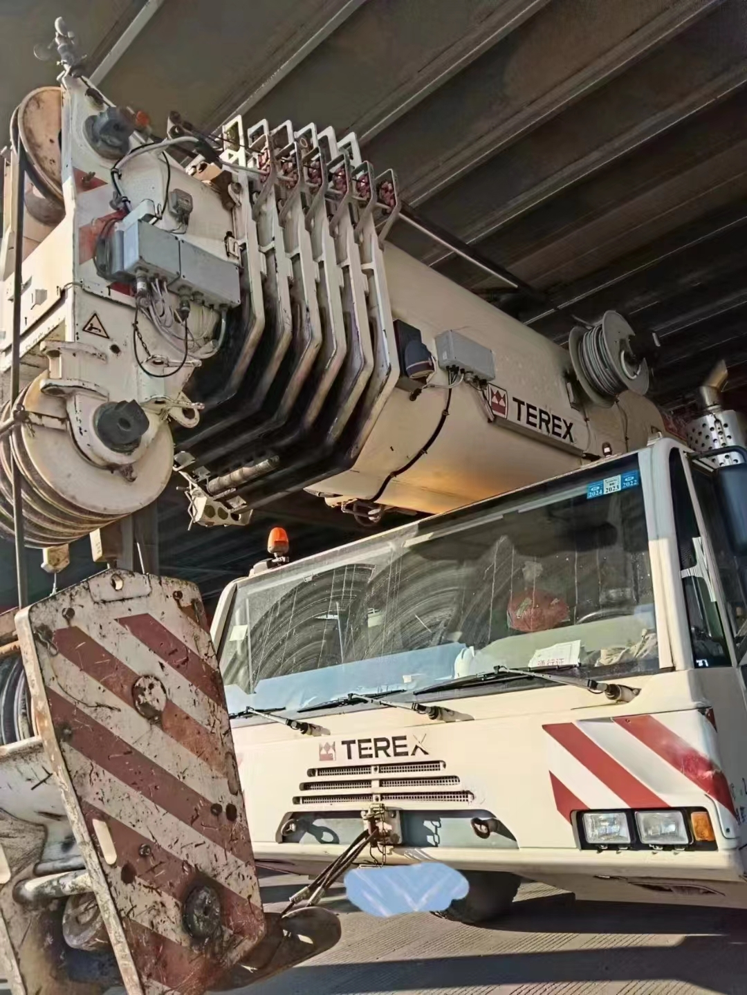 Cần cẩu di động Terex 250 tấn | Lý tưởng cho việc nâng hạ ở độ cao lớn và xây dựng đô thị. 1