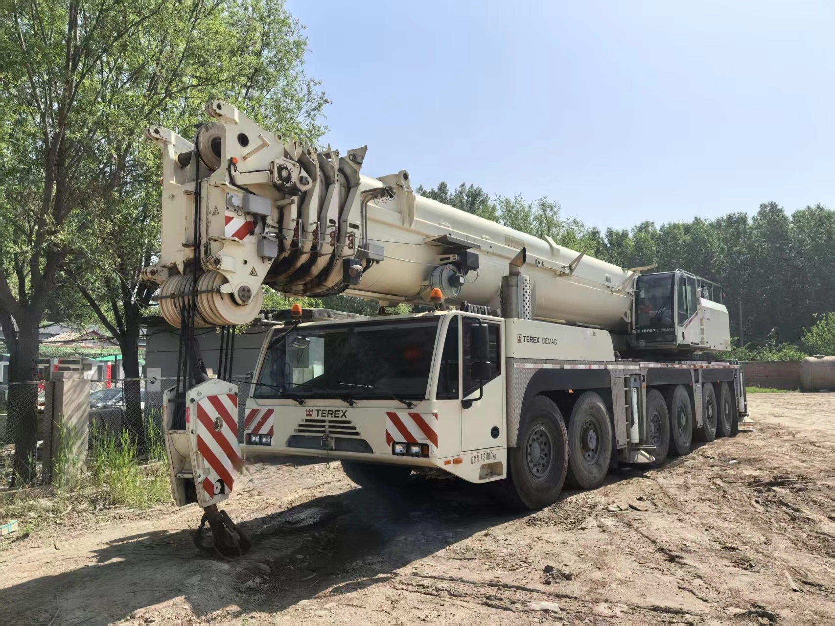 Cần cẩu Terex AC350-6 350 tấn đáng tin cậy với khả năng lắp đặt nhanh chóng và chi phí bảo trì thấp. 1