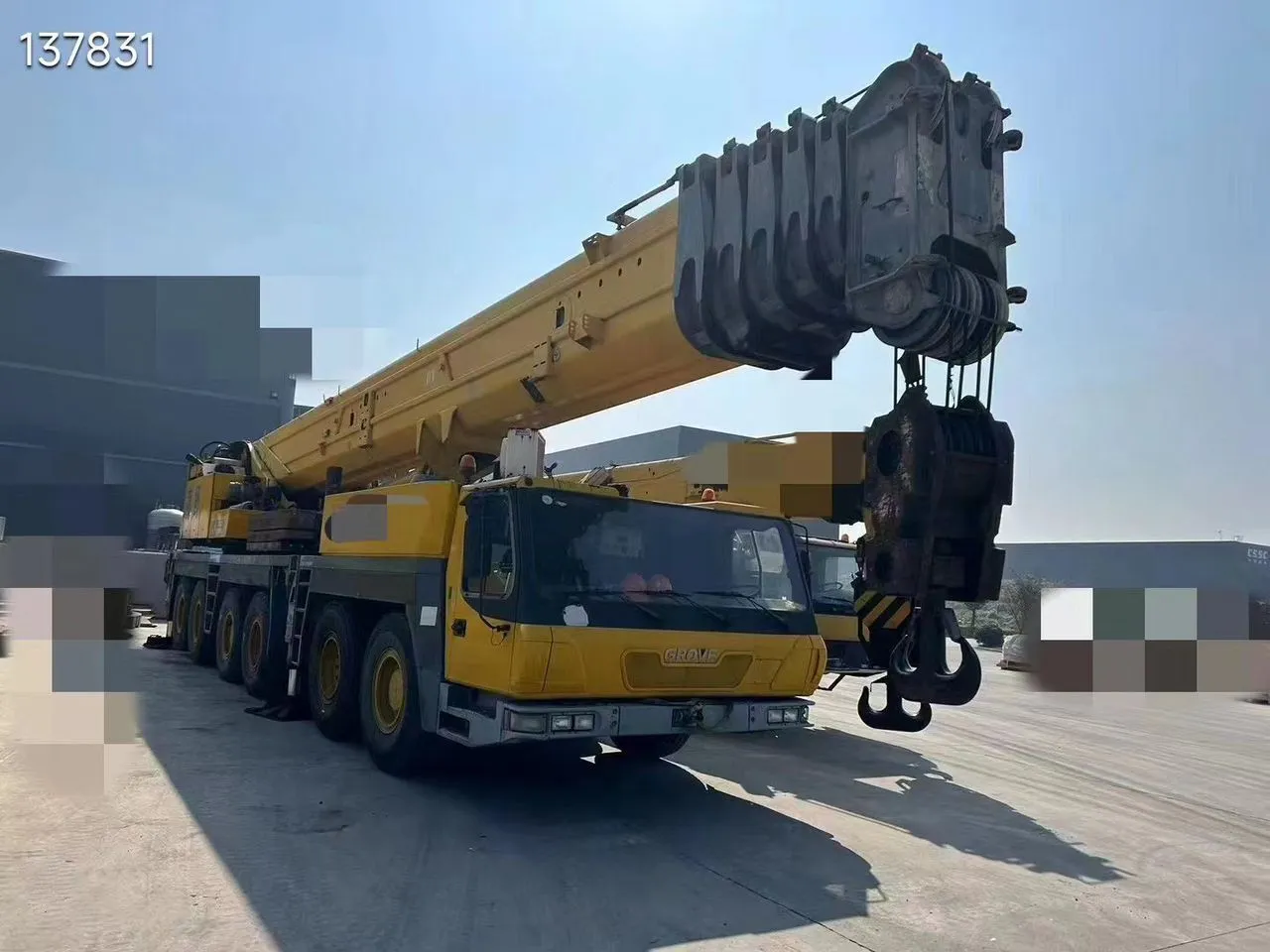 Cần cẩu Grove 220 tấn với độ ổn định cao và hiệu suất an toàn vượt trội. 1