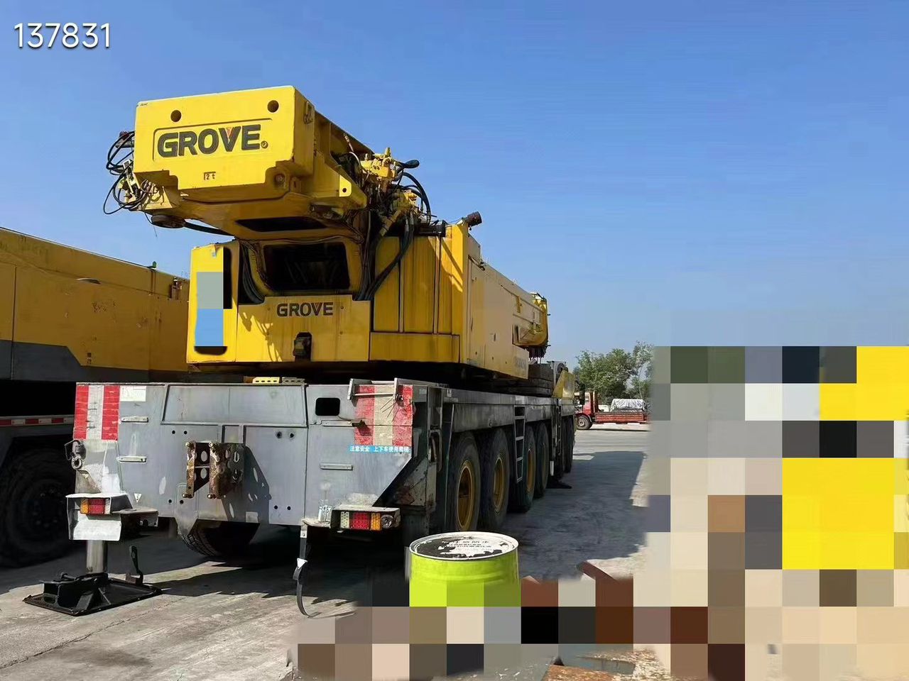 Grue Grove de 220 tonnes offrant une grande stabilité et des performances de sécurité élevées 3