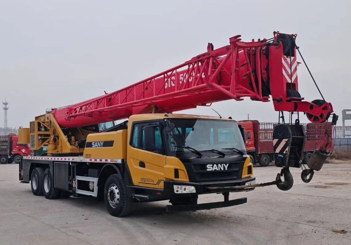 25 تن SANY STC250E برای ساخت و ساز شهری 1