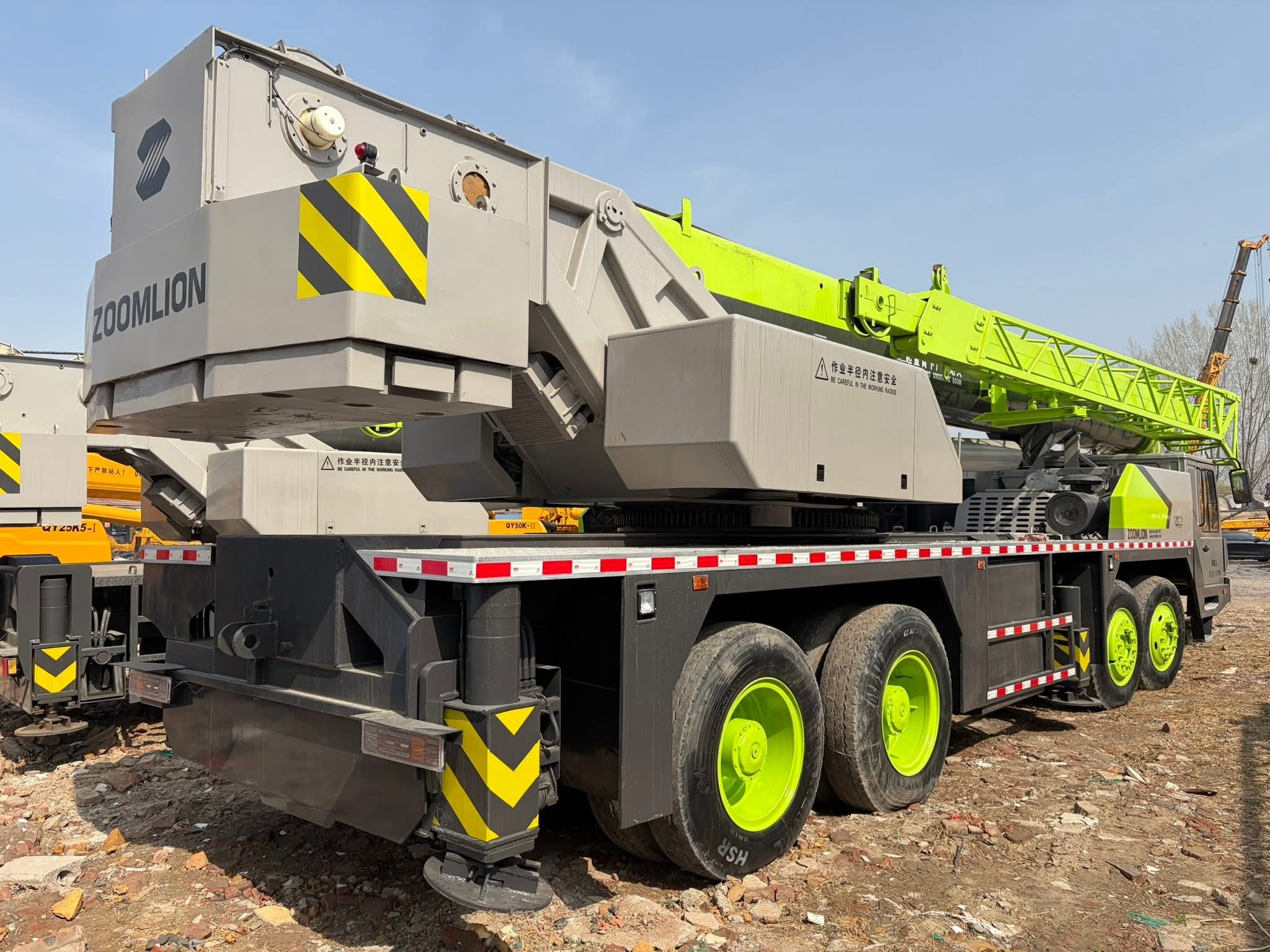 Série Zoomlion ZTC700 | Grue sur camion haute performance de 70 tonnes 3
