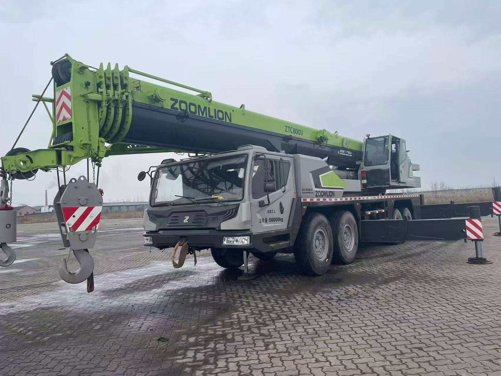 Grue Zoomlion de 80 tonnes pour projets de construction et de ponts 1