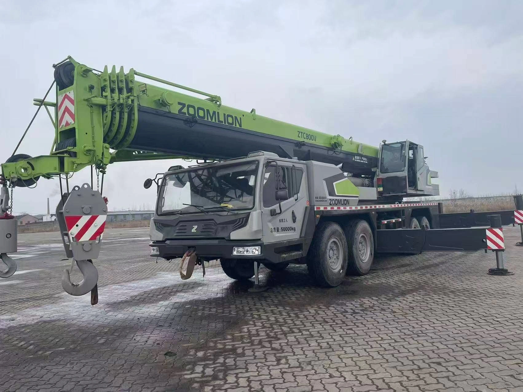 80 Ton Zoomlion Crane for Construction & Bridge Projects 1