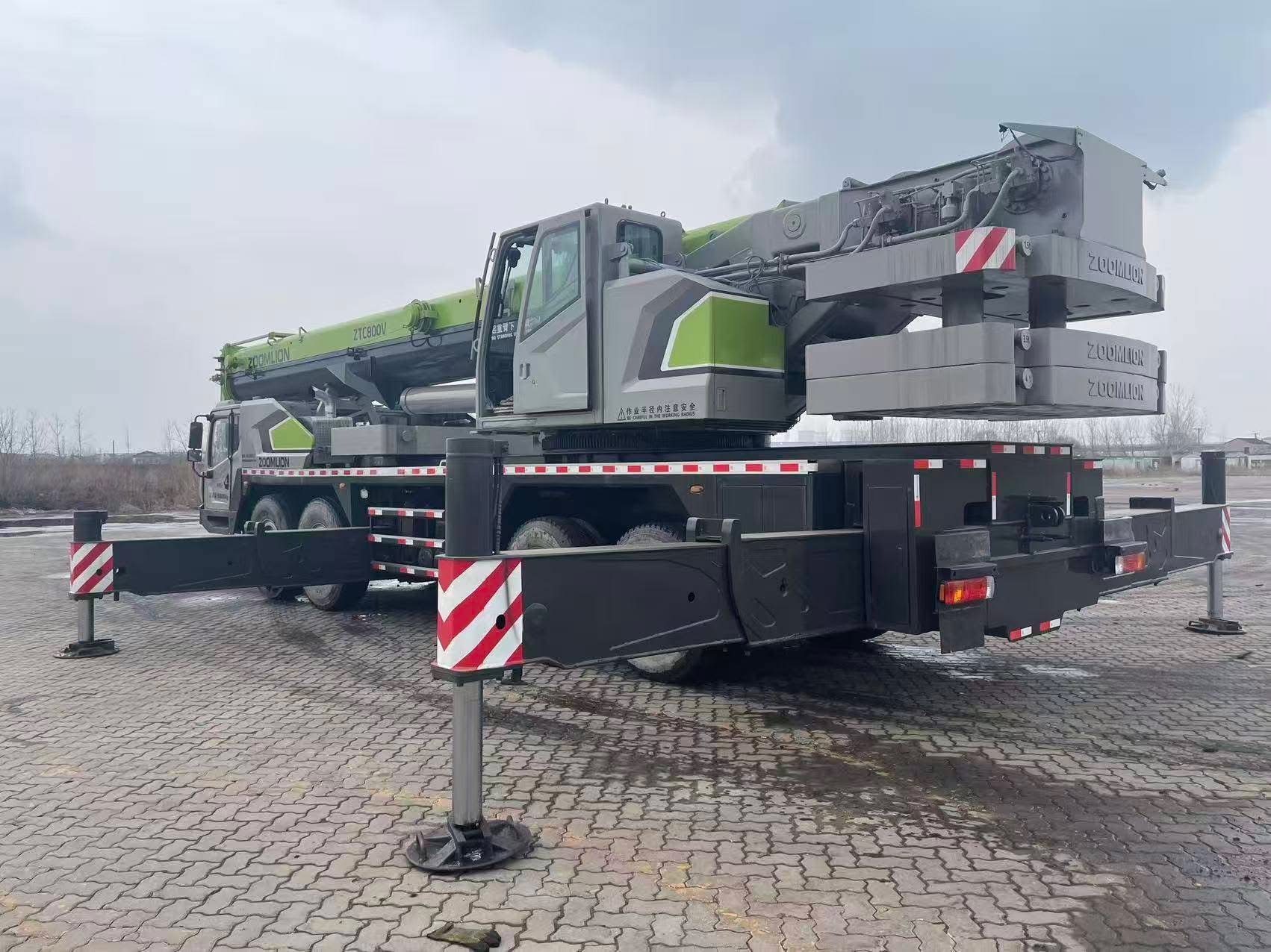 Grue Zoomlion de 80 tonnes pour projets de construction et de ponts 4