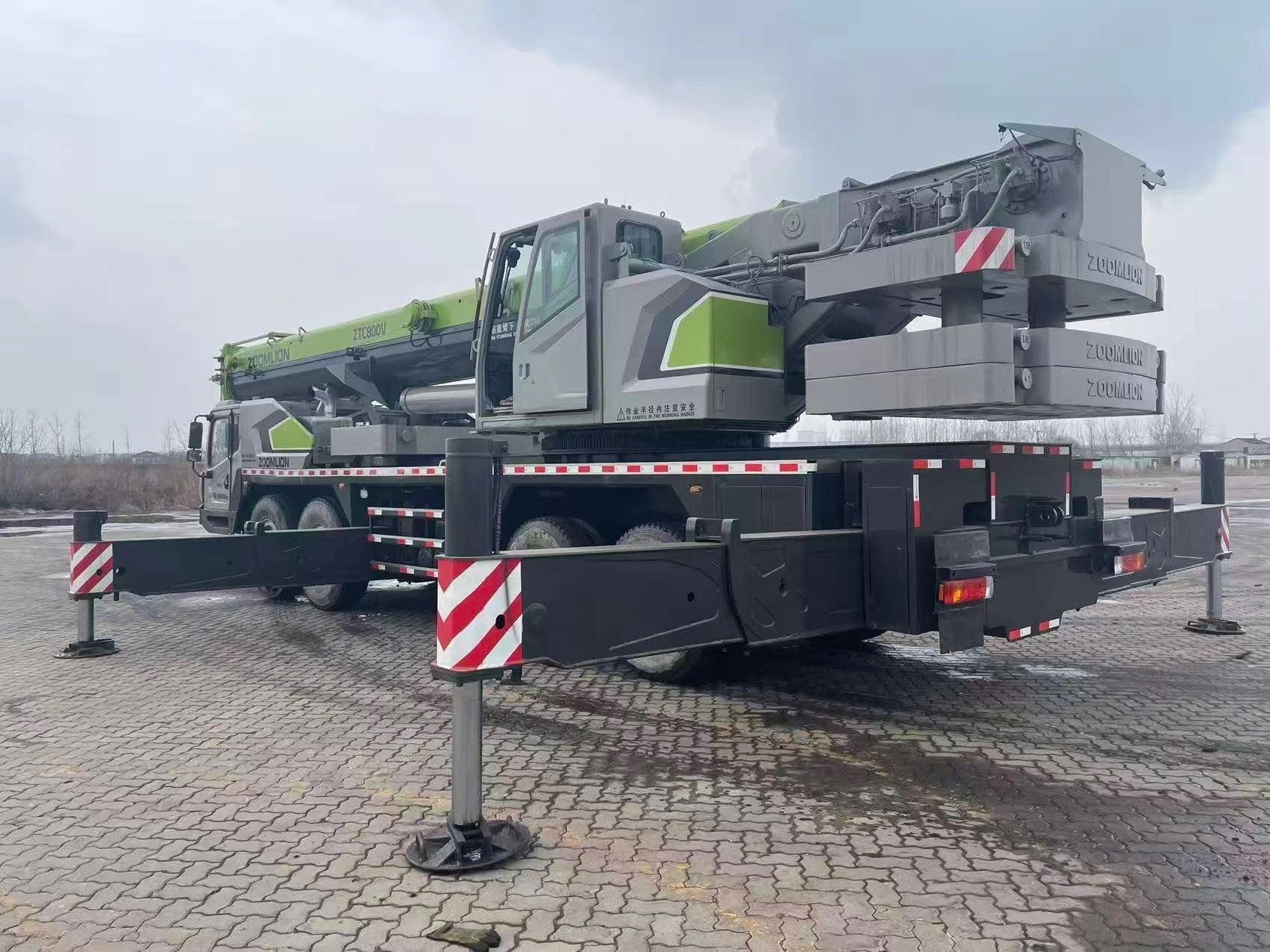 Zoomlion ZTC800 | Guindaste para caminhão de serviço pesado de 80 toneladas 1
