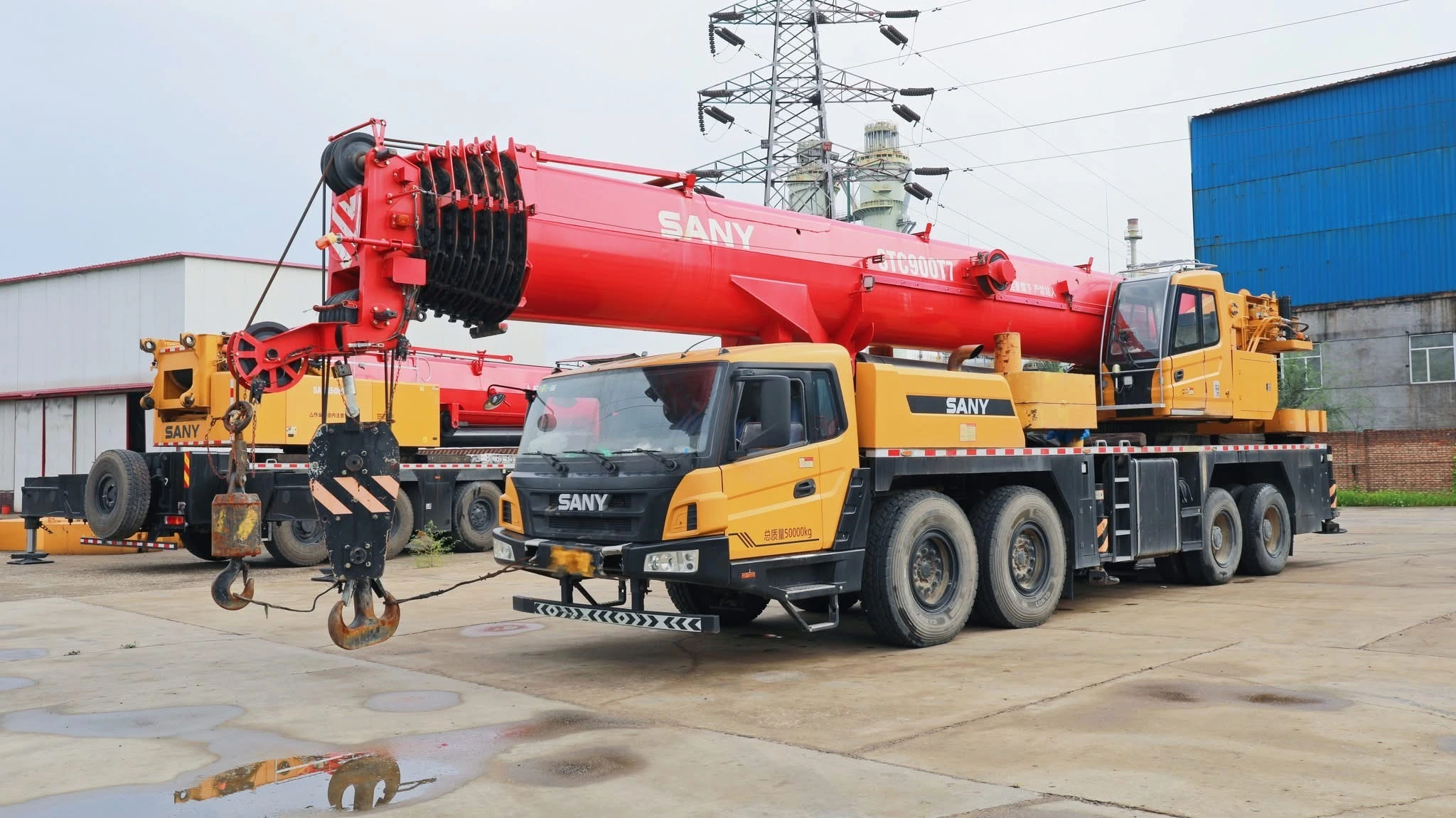 Гидравлический мобильный кран SANY STC900T7: грузоподъемность 90 тонн. 1