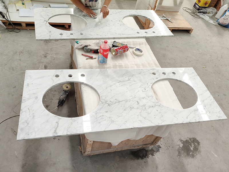 Столешница из белого мрамора Bianco Carrara с одинарной прямоугольной раковиной для украшения кухни 4