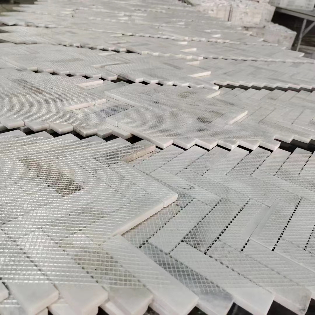 Azulejo de mosaico de espiga de mármol blanco Bianco Madrid para diseño de protector contra salpicaduras de cocina 4