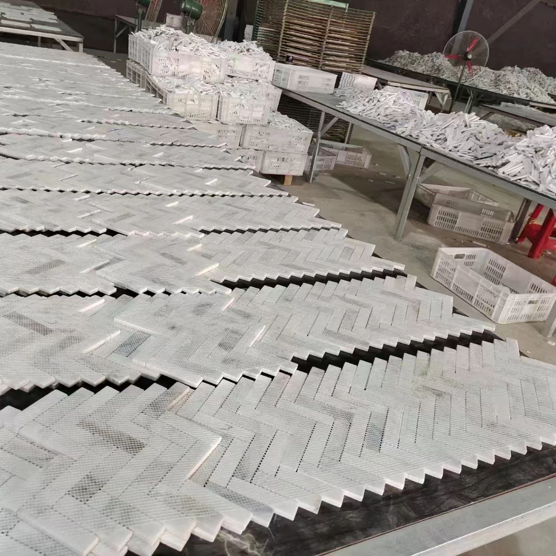 Azulejo de mosaico de espiga de mármol blanco Bianco Madrid para diseño de protector contra salpicaduras de cocina 3