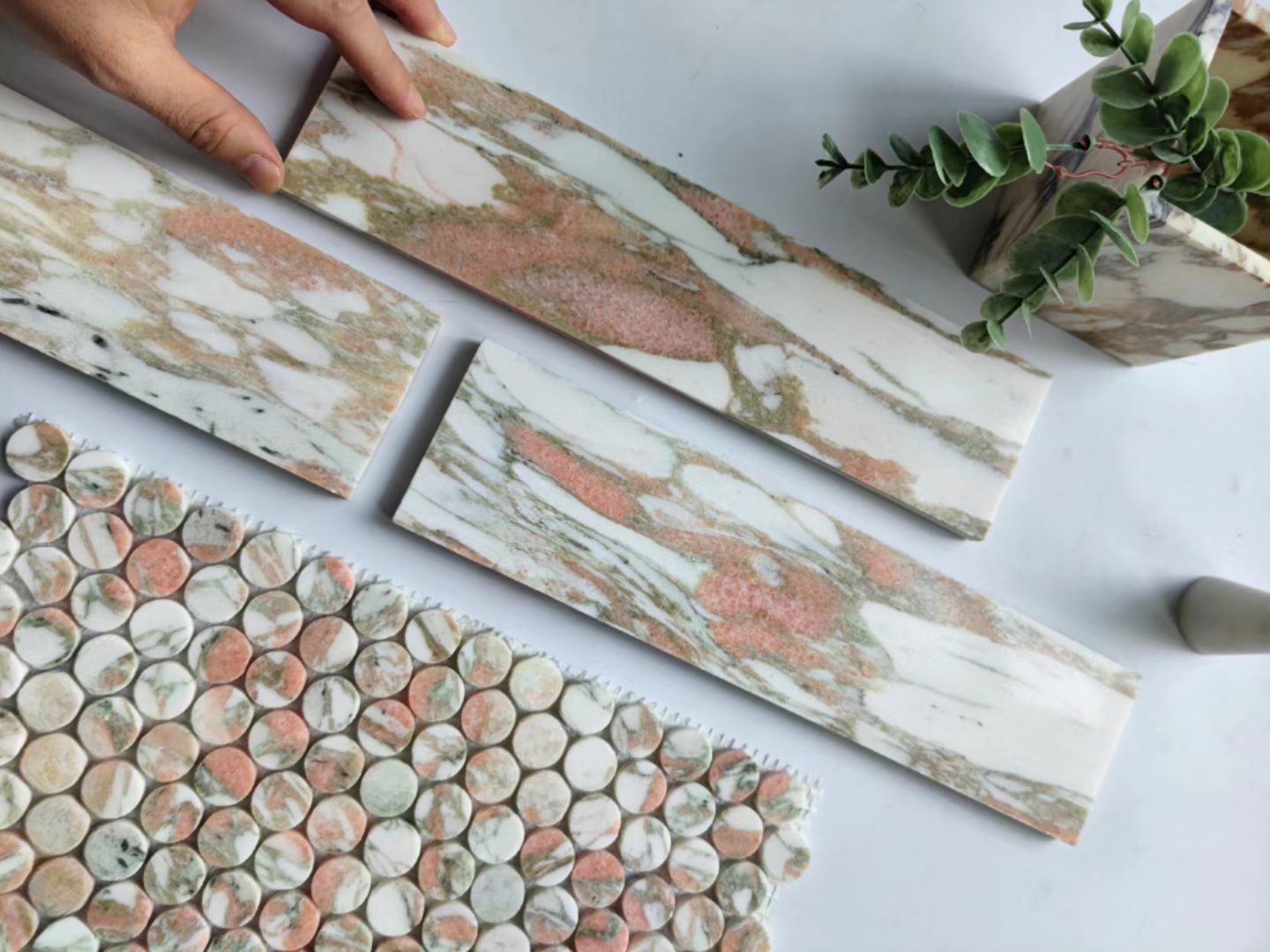 Azulejo de mosaico retangular de tira de mármore vermelho norueguês para design backsplash de banheiro 4