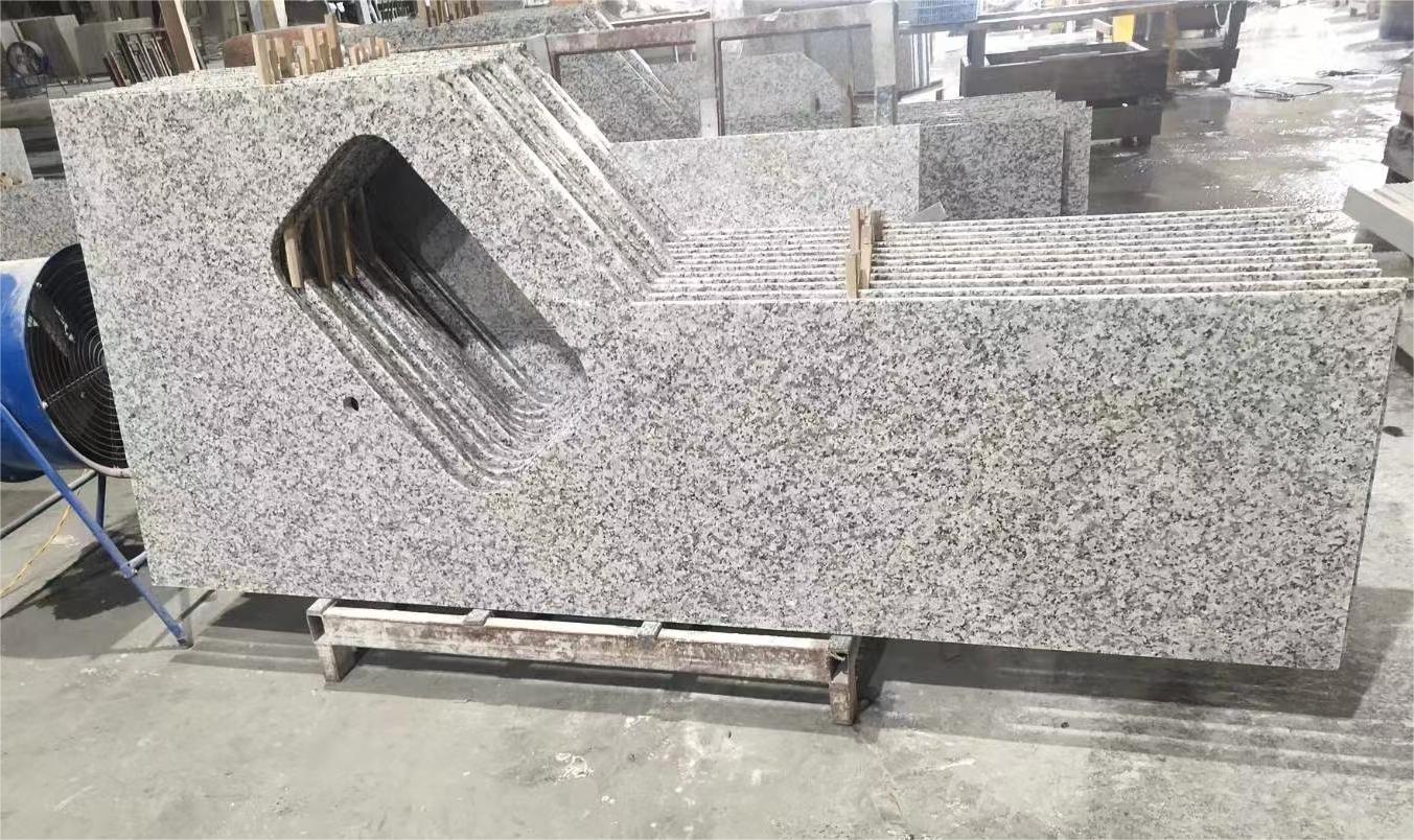 Arbeitsplatte aus chinesischem 603 sesamweißem Granit mit einem einzelnen rechteckigen Waschbecken zur Küchendekoration 1