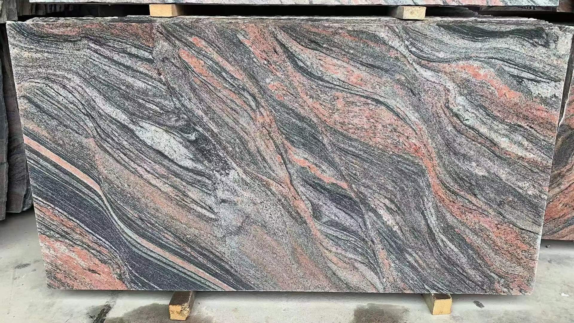Mehrfarbige Arbeitsplatte aus rotem Granit mit Aufkantung, Indien, günstiger Stein für die Küchendekoration 4