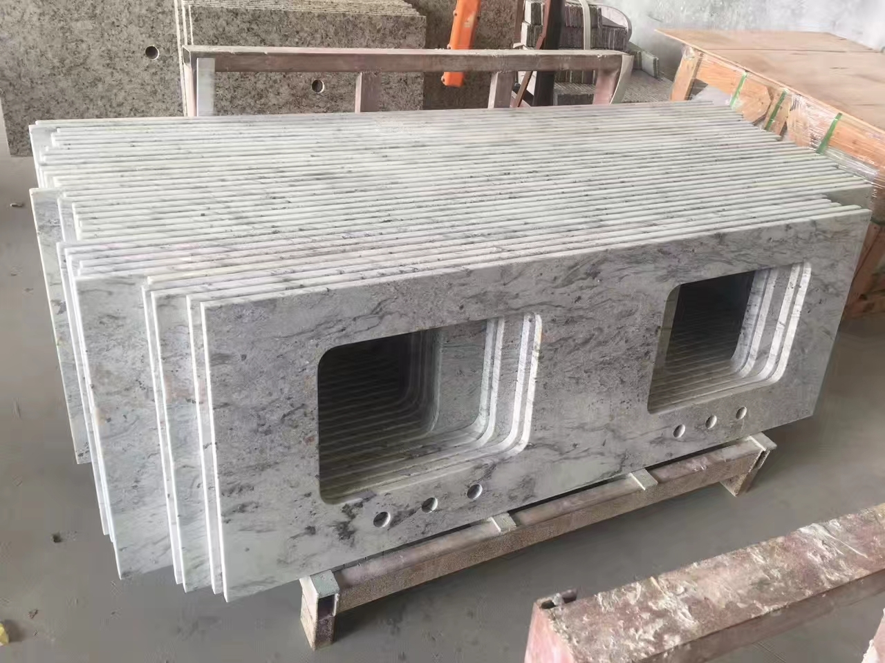 Dessus de vanité en granit Rosa blanc du Brésil avec évier rectangulaire pour la décoration de cuisine 1