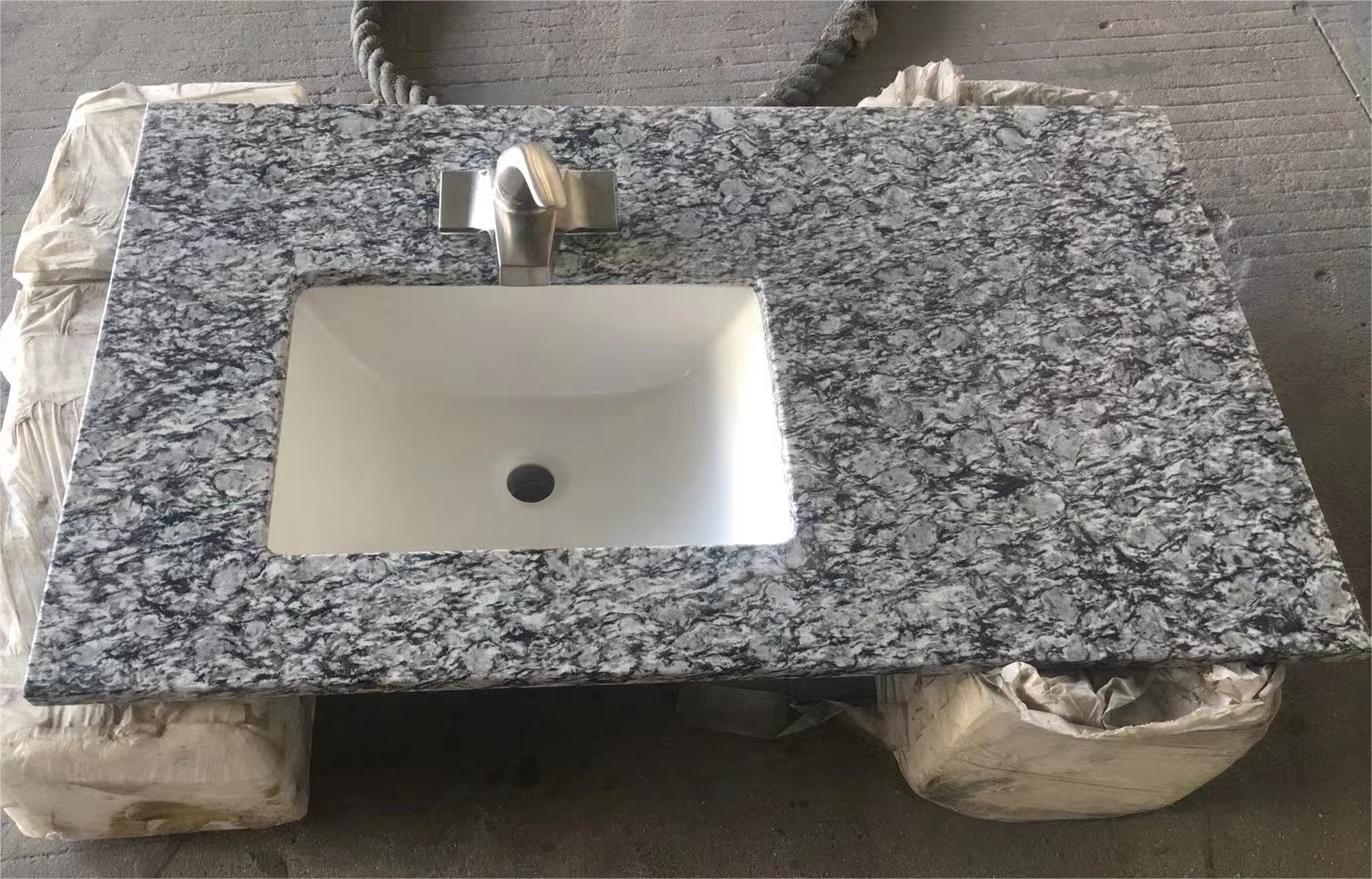 Weiße Granit-Waschtischplatte mit rechteckigem Waschbecken als Küchendekoration 1