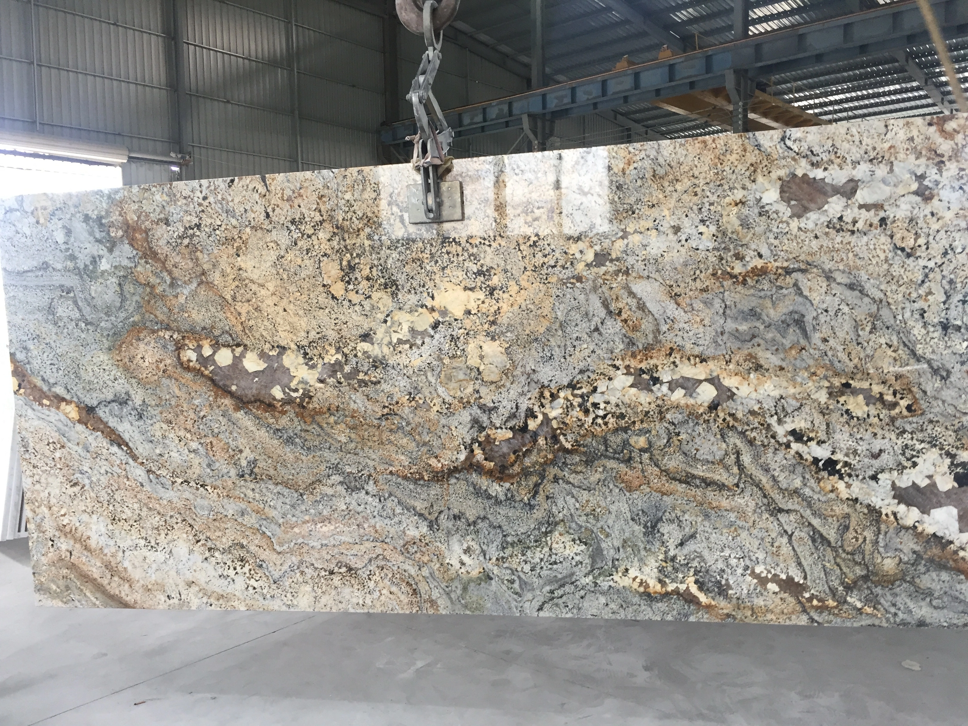 African Golden Dragon Granit-Arbeitsplatte mit Aufkantung für die Dekoration von Villen 1