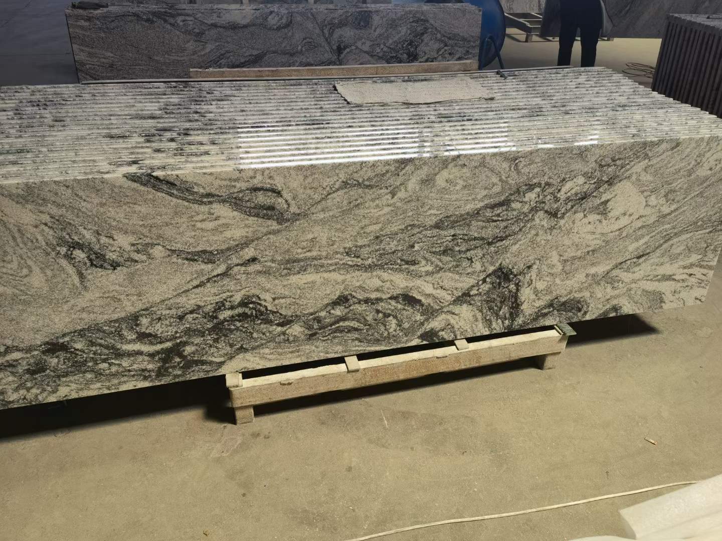 Diseño de baño con encimera de cocina de granito blanco viscont de India 2
