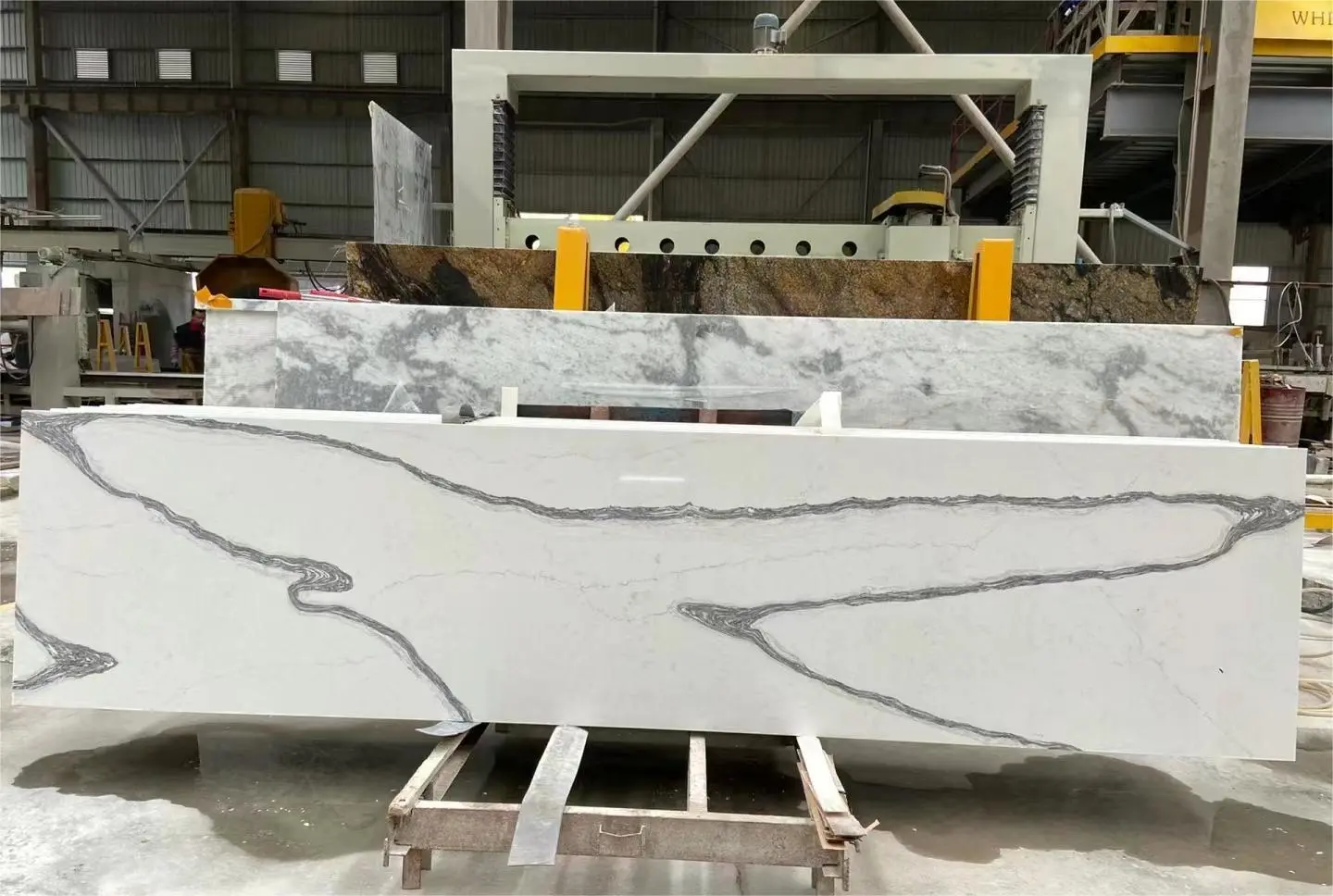 Calacatta white quartz countertop with backsplash for kitchen decoration 1