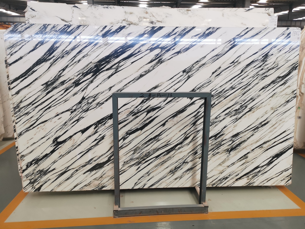 Lastra in marmo bianco calacatta orientale per piani cucina 6