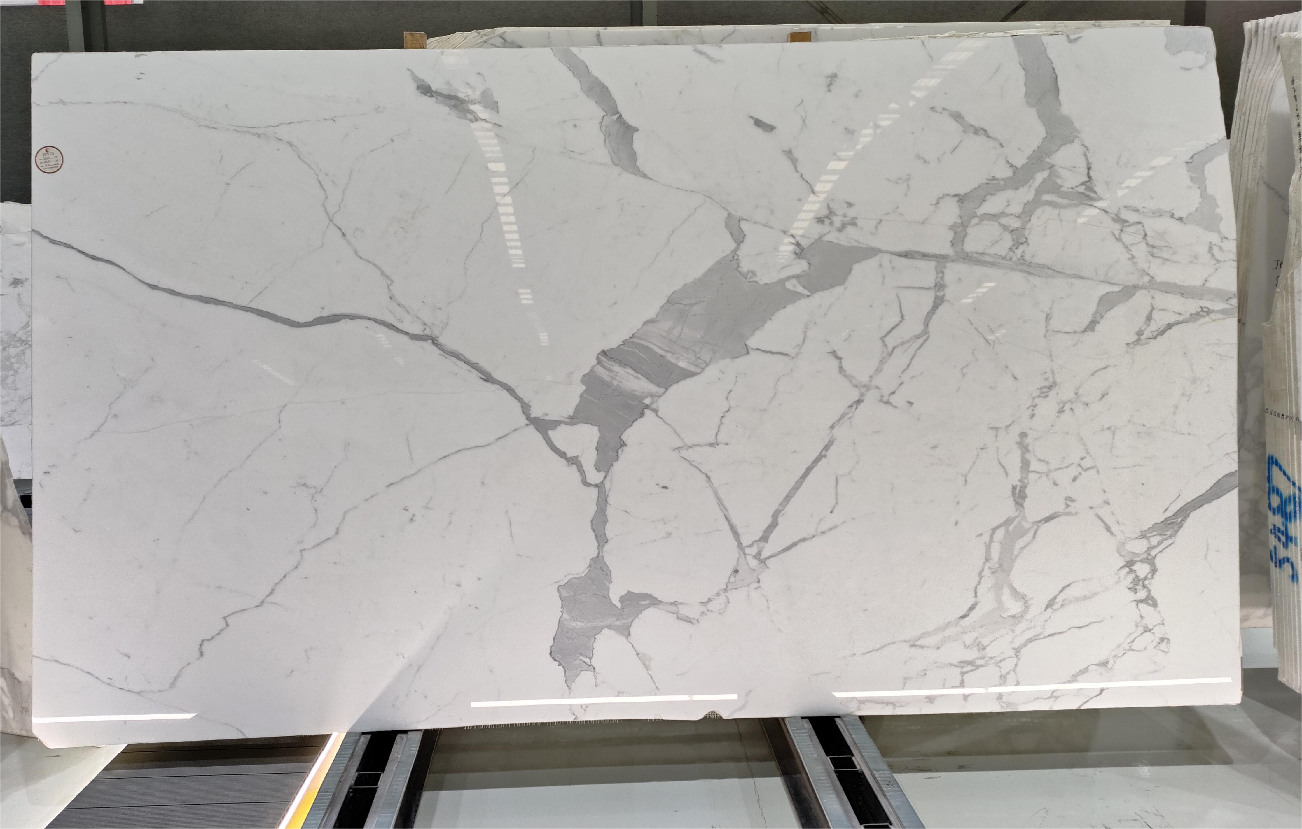 Laje de mármore branco Itália Calacatta para design de interiores 4