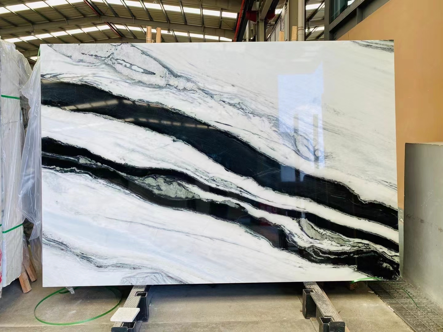 Dalle de marbre blanc Panda de Chine pour la décoration de la maison-1709369935049397 1