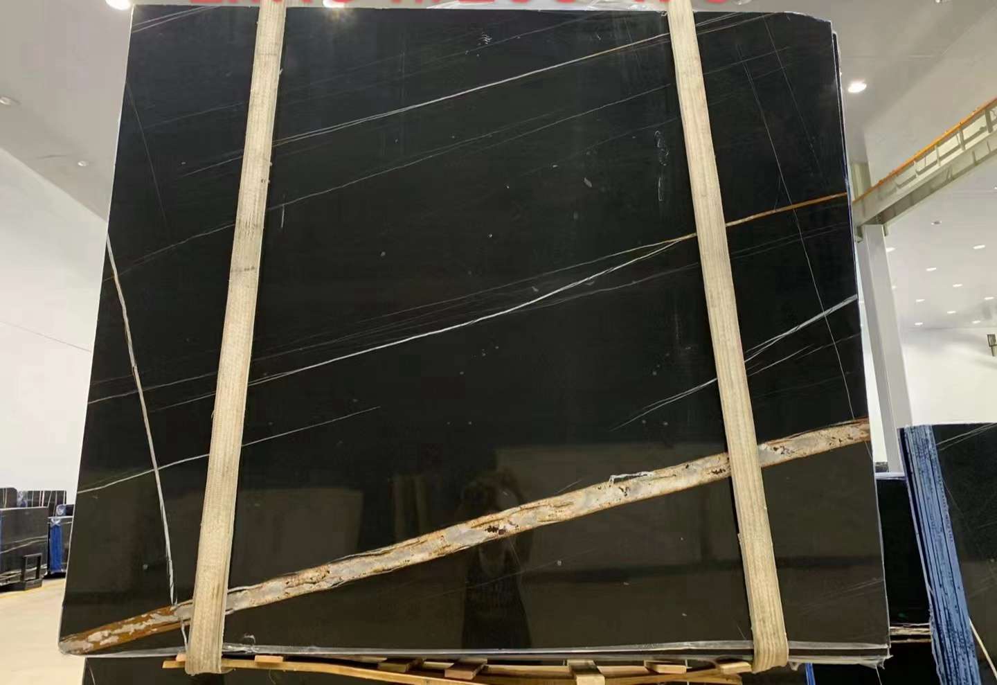 NaLaurent Black Gold Marble Slab For Stair Tiles 2