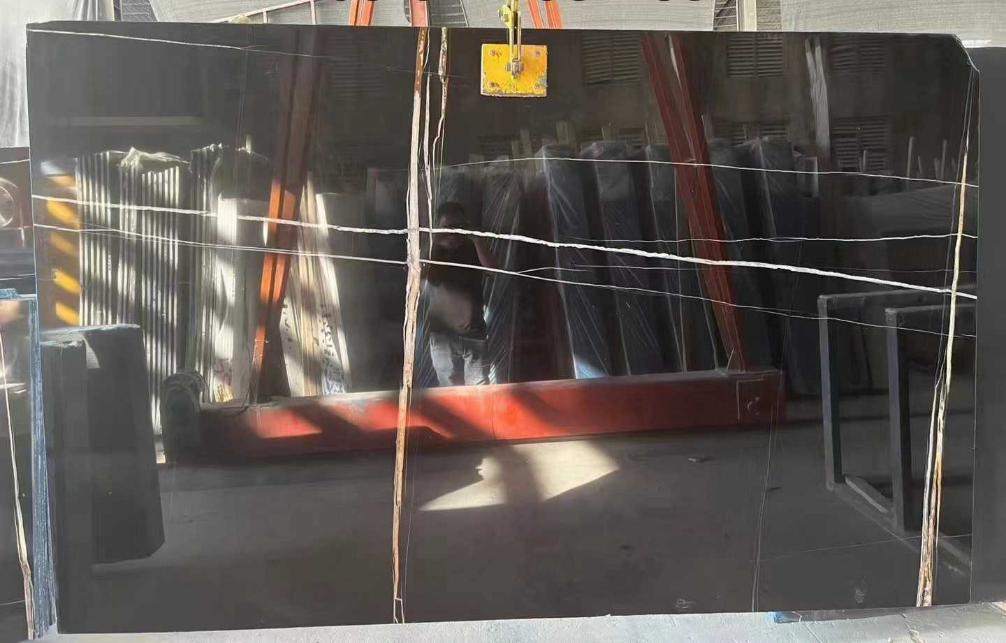 NaLaurent Black Gold Marble Slab For Stair Tiles 3