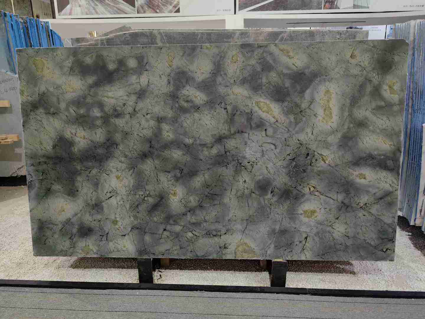Superficie lucidata lastra di quarzite verde Bedonia per piano tavolo da cucina1709970699974591 2