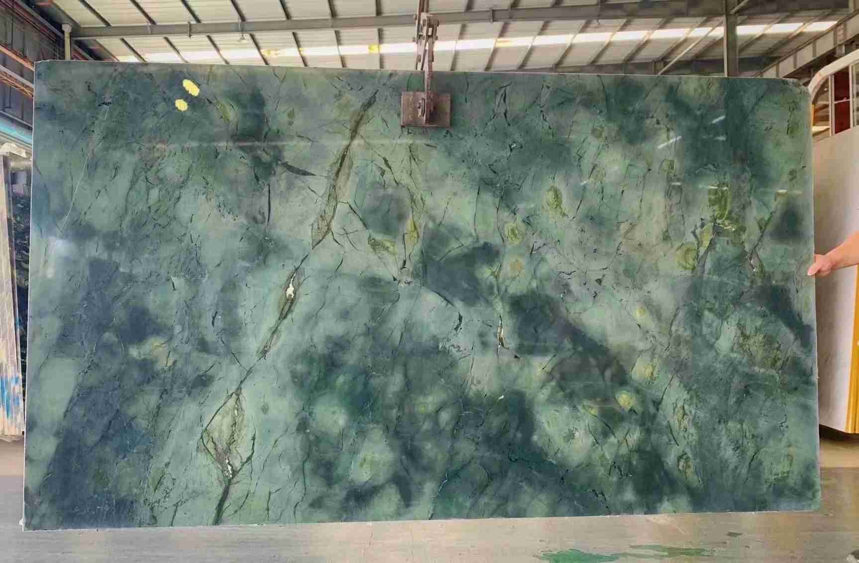 Superficie lucidata lastra di quarzite verde Bedonia per piano tavolo da cucina1709970699974591 1