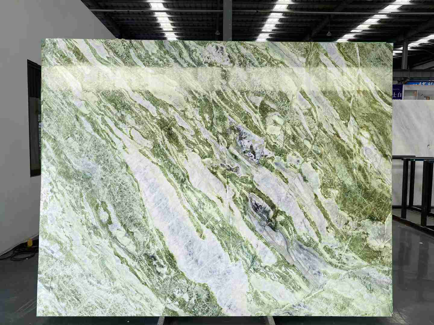 Grüner Jade-Marmor-China-Naturstein für Badezimmer-Waschtischplatte 2