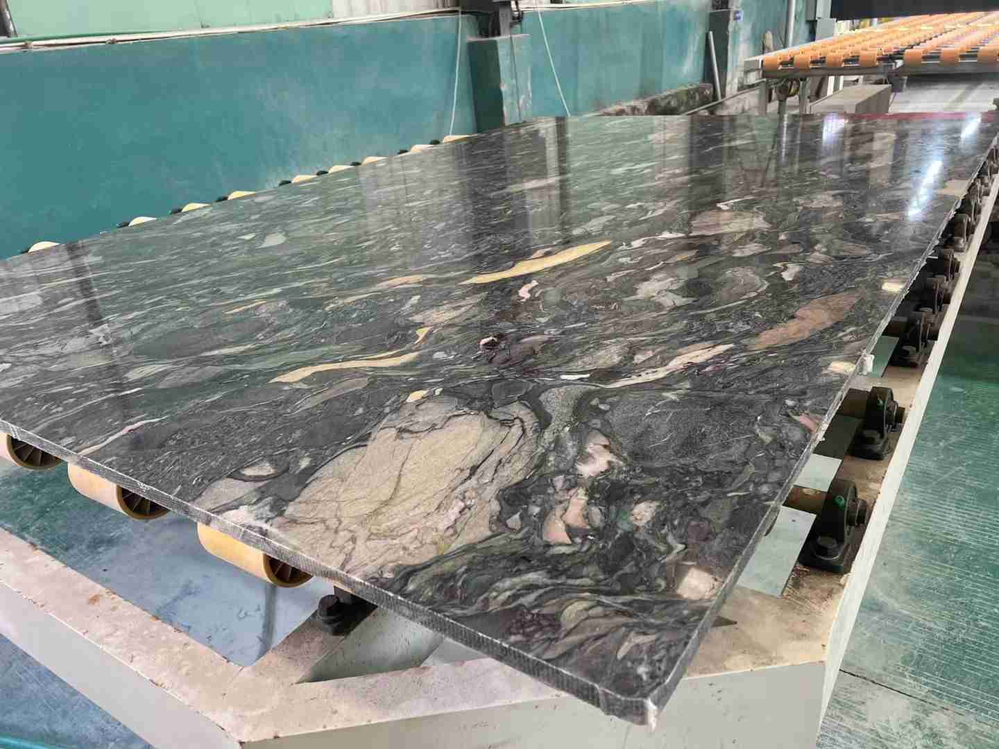 Dalle de granit quatre saisons pour dosseret de salle à manger 3