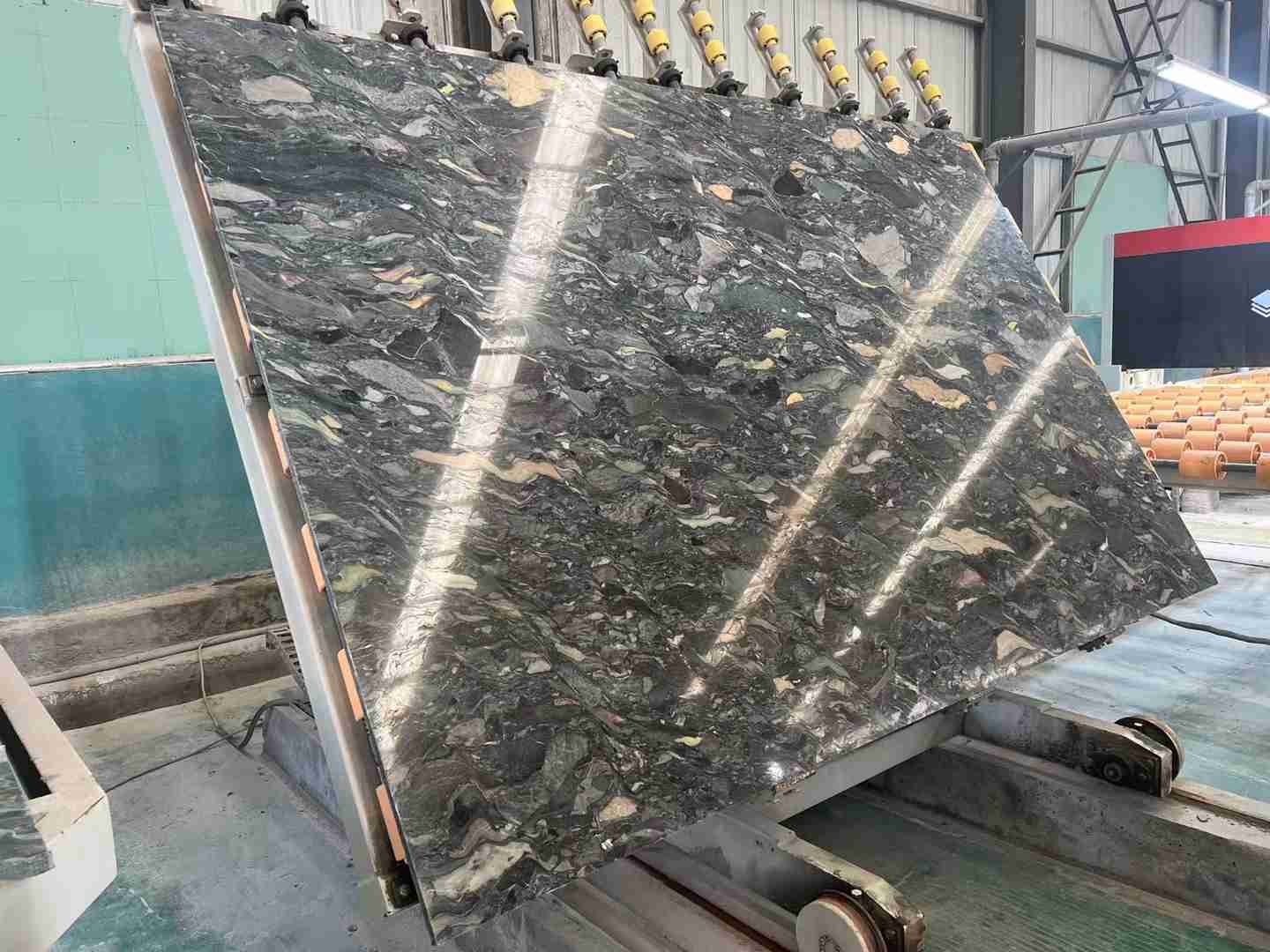 Dalle de granit quatre saisons pour dosseret de salle à manger 4