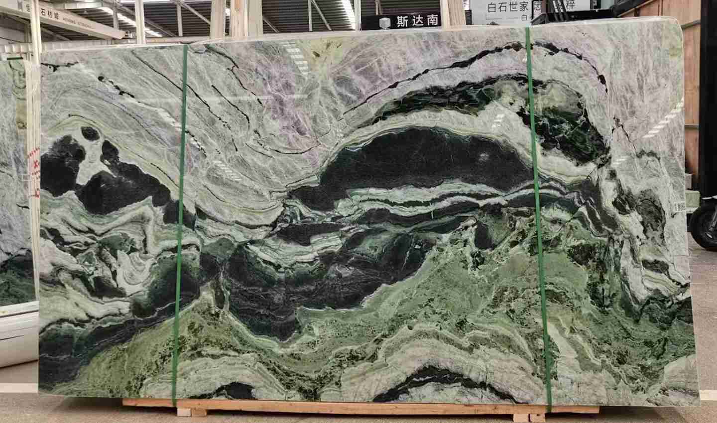 Dalle de marbre vert Cloud Jade pour comptoir de cuisine 3