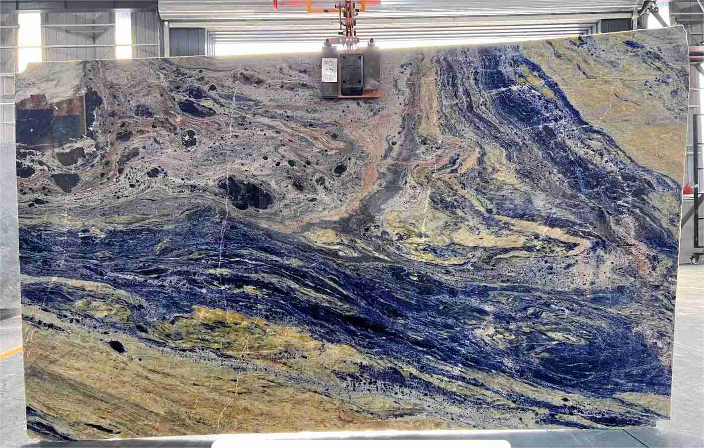 Dalle de marbre bleu cloisonné pour dosseret de cuisine 2