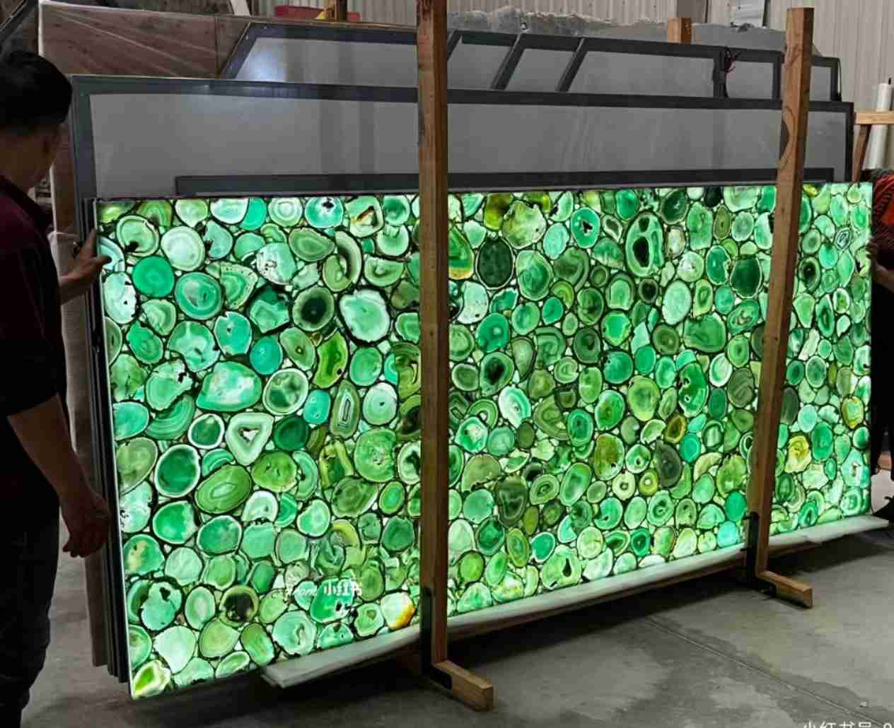 Agate Green Semi Precious Stone Slab 5mm+15mm Natural Jade With Glass Backlit Flooring Tiles With LED Panels 2
