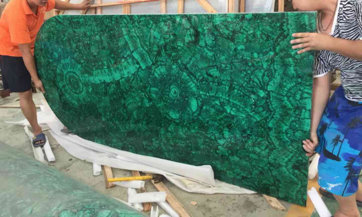 Agate Green Semi Precious Stone Slab 5mm+15mm Natural Jade With Glass Backlit Flooring Tiles With LED Panels 3